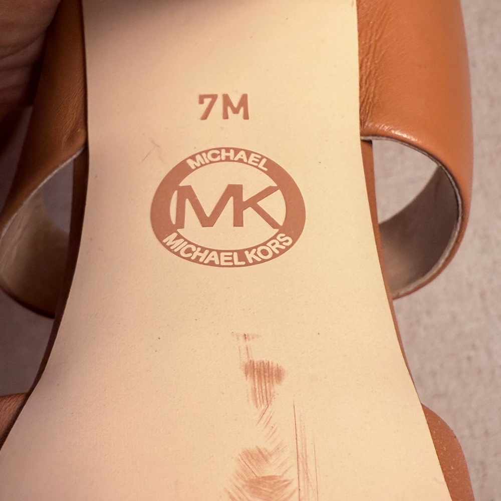 Michael Kors Tan Leather T-Strap Platform Heels Zip Front Size 7M - Picture 6 of 7